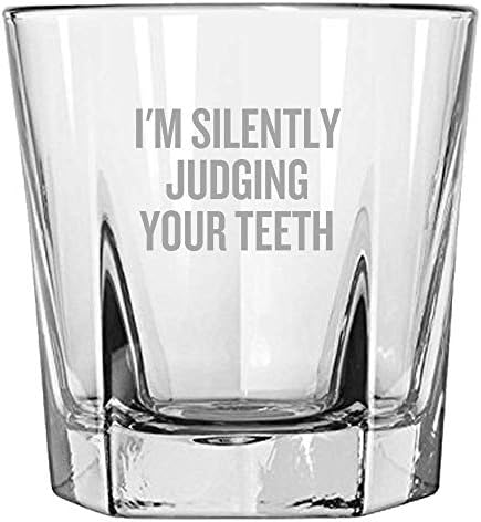 Komik Diş Hekimi Hediyesi-Diş Doktoru Camı Sallar-Ortodontist Komik Hediye-Dişlerinizi Sessizce Yargılamak-Diş Hekimi Viski Bardağı